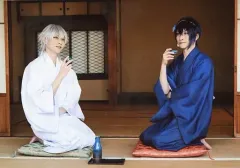 【中古】生写真(男性) 鈴木拡樹(三日月宗近)・染谷俊之(鶴丸国永)/横型・全身・キャラクターショット/舞台「『刀剣乱舞』 无伝 夕紅の士 -大坂夏の陣-」ランダムブロマイド