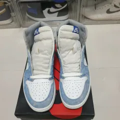 ジョーダン 1 レトロ ハイ OG ハイパー ロイヤル