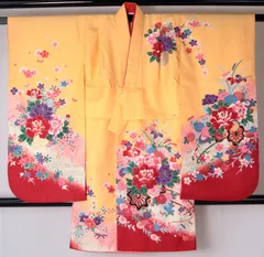 七五三 女の子 7歳着物「卵色地朱ボカシ花車」四ツ身 長襦袢付き【中古】