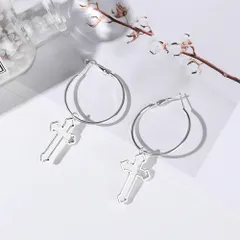 【普通郵便発送】 【在庫限り】輪っか クロス ピアス 十字架 ２個セット 十字架ピアス クロス ピアス