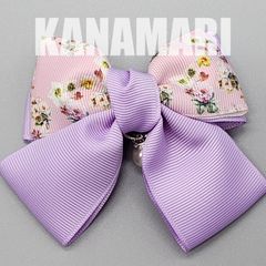 [106]花柄リボンバレッタ（ラベンダー系）、38mmグログランリボン、ハンドメイド、パールのチャーム付き（シルバー）
