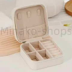 【新品】 ジュエリーボックス　アクセサリーケース　コンパクト　トラベルケース