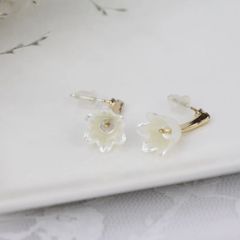 チューリップ ピアス　レディース　アクセサリー　P00013