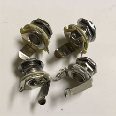 アウトプットジャック モノラル x4