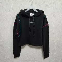 アディダス レディース クロップドフーディー