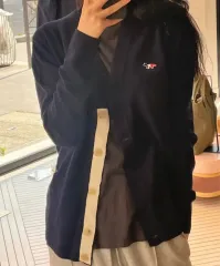 Maison Kitsuné(メゾンキツネ) ボタンラインカーディガン