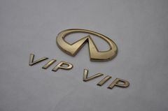 日産シーマCima エンブレム V8 VIPセット - メルカリ