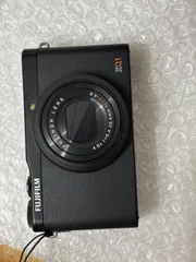 訳アリ特価！FUJIFILM XQ1 シルバー コンパクトデジタルカメラ Amazon | FUJIFILM デジタルカメラ XQ1 シルバー F FX-XQ1S