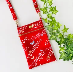 SALE！スマホポーチ☆蝶々　和柄　スマホショルダー　赤