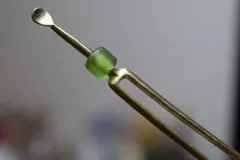 KZ4-93 一点物 萌黄色 簪 七宝瑠璃玉 昭和風 二本軸 定番タイプ かんざし