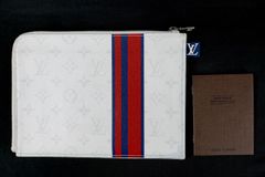 Item thumbnail for item c588131a-85f4-4a04-9dc3-afb77d095cbb