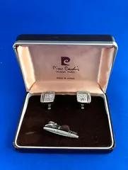 ピエールカルダン/Pierre Cardin カフスボタン&ネクタイピン　セット　箱つき　シルバー　アクセサリー