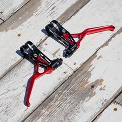 FUN SLY Brakelever レッド ハンドルクランプ径22.2mm 左右セットCNC アルミ削りだし超軽量ブレーキレバー