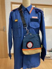 ７６．🚒活動服 ショルダーバッグ（アップサイクル商品）🚒
