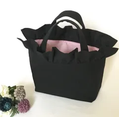 帆布フリルバッグ　ブラック×ピンク