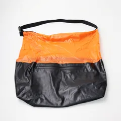 【値下げ】メヤメ MEYAME BRIGHT ROLL UP BAG (WIDE) ショルダーバッグ/ブラック オレンジ カバン 鞄 ミニ トート【2400014078398】のサムネイル