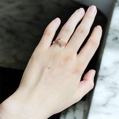 透きまのきらめき ゴールドリング 指輪 ウェーブデザイン 彫り込み 15号相当