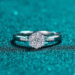 【高品質】 ✨カメリア花✨モアサナイト　ダイヤモンドD0.24ct 高品質】 ✨カメリア花✨モアサナイト ダイヤモンドD0.24ct