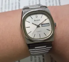 ヴィンテージ BULOVA(ブローバ) テレビ デイデイト シルバーダイヤル シーマスター ベルト ver