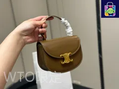 【今日特価】Celine セリーヌ ベサス トリオンフ リサ同款の手提げ小物バッグ 可愛らしく、可塩可甜な風格を持つ-WTO輸入2