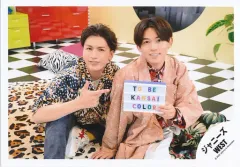 【中古】生写真(ジャニーズ) ジャニーズWEST/藤井流星・小瀧望/横型・膝上/「ジャニーズWEST 1st DOME TOUR 2022 TO BE KANSAI COLOR -翔べ関西から-」グッズオフショット/公式生写真