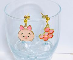ピグレッドと蜂の巣のピアス　ピンク系