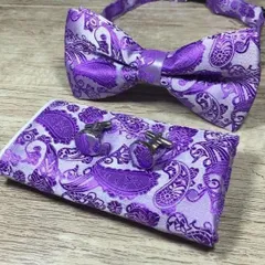 3点セット　蝶ネクタイ　チーフ カフス ペイズリー柄　結婚式　発表会　卒業式　入学式　入社式　パーティー ビジネス イベント ダンスパーティー バーテンダー　七五三祝い　パープル　紫 シルバー　ワンタッチ　ポケットチーフ カフスボタン 3点 セット