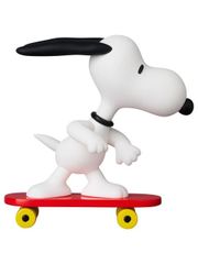 メディコムトイ UDF SKATEBOARD SNOOPY 「PEANUTS SERIES 17」