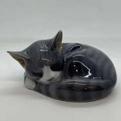 ロイヤルコペンハーゲン バーガンディ 金彩 眠り猫 フィギュリン ロイヤルコペンハーゲン バーガンディ 金彩 眠り猫 フィギュリン