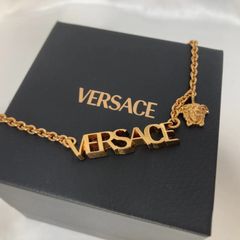 〈美品〉ヴェルサーチ　ロゴネックレス　ゴールドカラー　メンズ