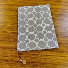 布ブックカバー 幾何学模様 チェーン柄 文庫本サイズ しおり付き ハンドメイド B049