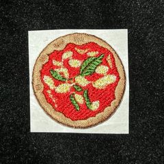 ★刺繍シール／ステッカー　ワッペン★　ピザ　マルゲリータ　小　１枚