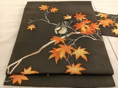 平和屋着物●九寸名古屋帯　手描き　刺繍　休み鳥に紅葉　黒地　金糸　正絹　逸品　BAAV3994hv