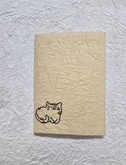青雁皮紙にネコの刺繍のブックカバー　ミニノート