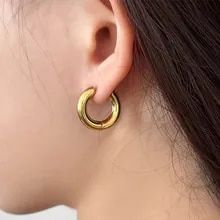 【高品質✨】シンプルフープピアス2.5　ステンレスジュエリー　金属アレルギーOK つけっぱなしOK 温泉プール海OK