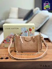 【今日特価】Louis Vuitton ルイヴィトン イージーポーチ オン ストラップ 低調なプリントと3通りの背負い方対応デザイン