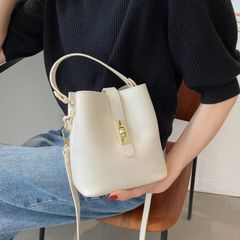 ショルダーバッグ スクエアバケットバッグ