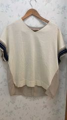 お品物は綺麗で素敵です！！STELLA CIFFONのデザインカットソー