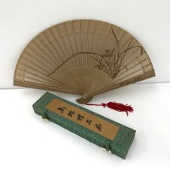 透かし彫り 扇子 鶴 松の図 専用箱付き - メルカリ