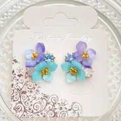 ブルー　パープル　フラワー　お花　キラキラ　ビジュー　ハンドメイドピアス　イヤリング