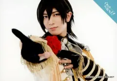 【中古】生写真(男性) 大海将一郎(寺光唯月)/横型・バストアップ・衣装白・黒・右手差し出し・キャラクターショット/「B-PROJECT on STAGE『OVER the WAVE!』」トレーディングブロマイド 追加写真