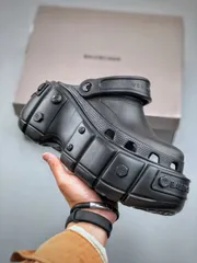 2024年最新】CROCS balenciagaの人気アイテム - メルカリ