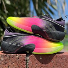 NIKE - カイリー2、カイリー5 デューク大学コラボ、コネチカット大学コラボ NIKE KYRIE 2 