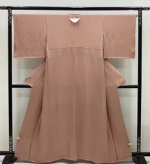 ⭐︎C366正絹袷　色無地　ちりめん　縫い紋　作家物落款　未使用しつけ付極美品着物 D496 色留袖 落款 鶴 流水 縫い紋 正絹 着物 袷 比翼なし 未使用