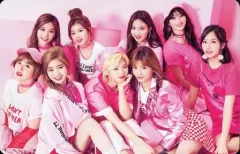 【中古】コレクションカード(女性) TWICE/集合(9人)/CD「#TWICE」(WPCL-12634 WPZL-31298/9 WPCL-12635)初回封入特典トレカ
