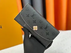 LVルイ・ヴィトン/財布は柔らかい革で作られている。ファスナーヘッドとボタンが趣味で花に化ける。カバーを開くと、実用的で洗練されたデザインの内部構造が表示されます。[本日特価|新品未使用品]