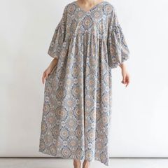 新品 タグ付 未使用 aroco アロコ ペイズリー柄 ロングワンピース ドレス Vネック バルーンスリーブ ゆったり ビッグシルエット 総柄 エスニック ブルー マルチカラー サイズF レディース 夏 ゴーゴー古着マルイファミリー溝口店 23 No.15