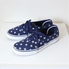 VANS バンズ × MLB スニーカー AUTHENTIC ニューヨークヤンキースロゴの総柄 ネイビー 27cm （w-4420801）
