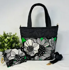 【裁縫ストア・ボヌール】大人かわいい　北欧風　アートフラワー柄グリーン　トートバック　デニムハート柄キルト　ミニポーチ　ショルダーバッグ　ハンドメイド　ショルダーストラップ　ゴージャス / №500-581