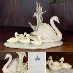 【LLADRO】『白鳥の親子 Follow Me』 スペイン製 陶器 LLADRO】『白鳥の親子 Follow Me』 スペイン製 陶器 (美品) 置物